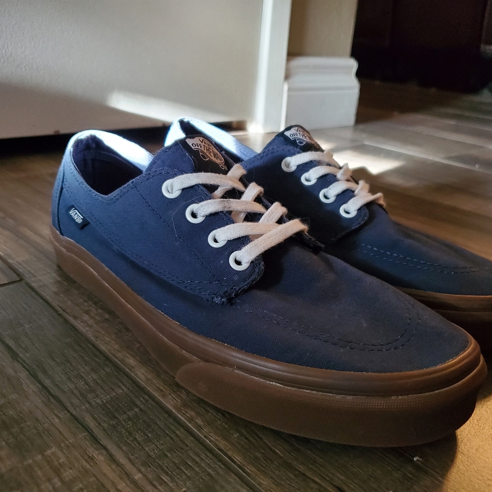 Vans - Picture 3 of 8